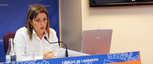 Ástrid Pérez : PSOE y CC quieren condenar a Canarias al paro con su negativa al petróleo