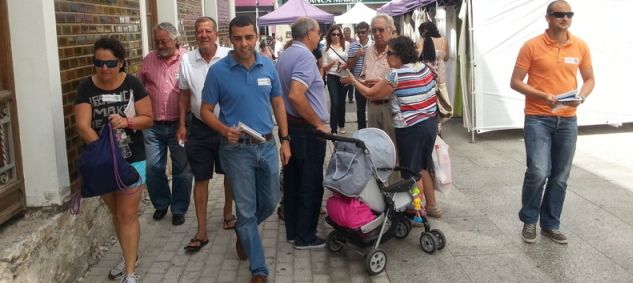 Los socialistas reparten material de rePPsol NO en el mercadillo de Arrecife