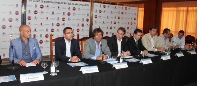 Arranca el VIII Clinic de Entrenadores de Fútbol, que este año ha traído a Lanzarote a Paco Jémez y Joaquín Caparrós