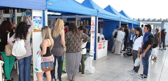 Arranca la Feria del Libro en Arrecife con una amplia oferta literaria, cultural, musical y hasta de teatro infantil