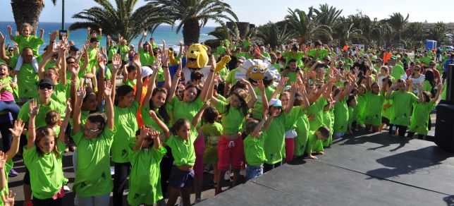 Alrededor de 800 personas participaron en la carrera del CEIP Costa Teguise