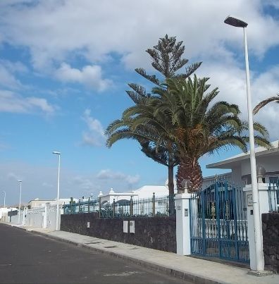 El Ayuntamiento instala nuevo alumbrado público en calles de Tías y Puerto del Carmen