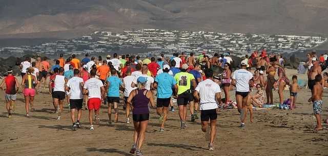 Éxito de participación en la carrera solidaria "Salimos por patas" de Famara