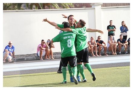 Un hat-trick de Alex Yunes le da la victoria al Unión Sur Yaiza en el derbi