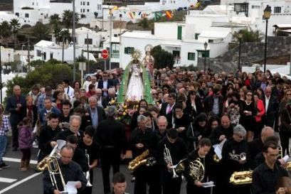 Tías celebró este domingo su día grande en honor a la Virgen de la Candelaria