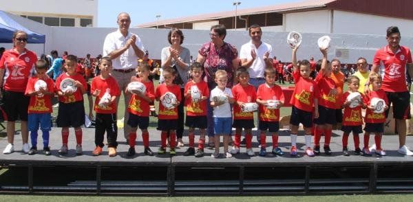 Unos 500 niños y niñas participaron en el Torneo Prebenjamín de fútbol de Arrecife 2014