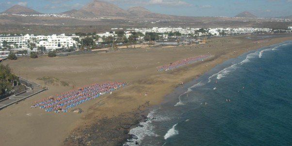 Puerto del Carmen acoge una marcha para exigir empleos dignos" y denunciar la actitud de los empresarios turísticos