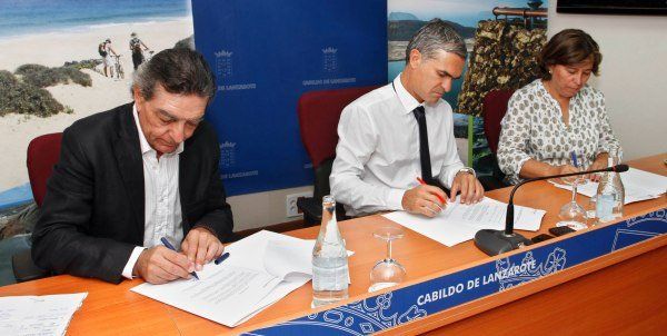 Turismo Lanzarote firma un convenio con Barceló Viajes, que espera traer a la isla a 37.600 pasajeros nacionales