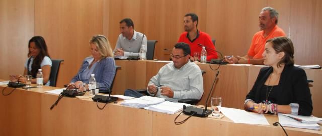 El PSOE pide depurar responsabilidades por el reparto de alimentos en mal estado