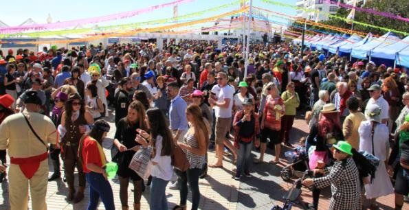 Miles de arrecifeños disfrutan de la Feria de la Tapa del Carnaval porteño