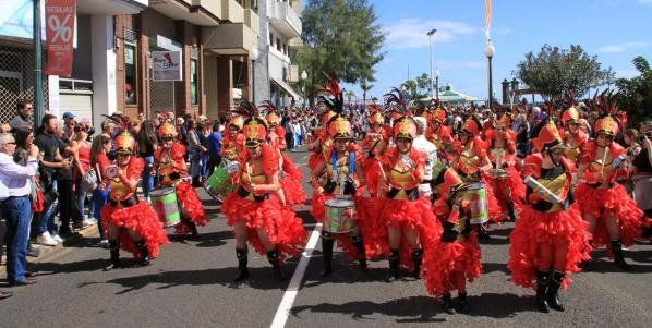 Música, mascaritas, color y diversión en el Carnaval Porteño