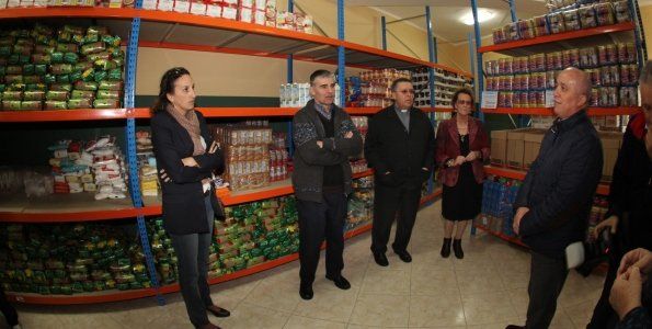 Tías refuerza la ayuda al Banco de Alimentos y abre instalaciones más amplias