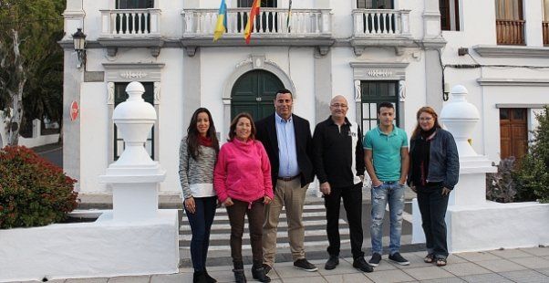 El PP presenta la candidatura al Ayuntamiento de Haría que lidera Dioni Romero