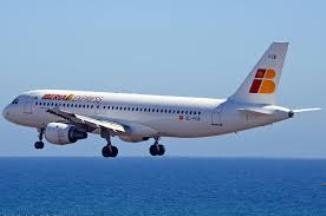 Iberia incrementa su apuesta por Lanzarote este verano