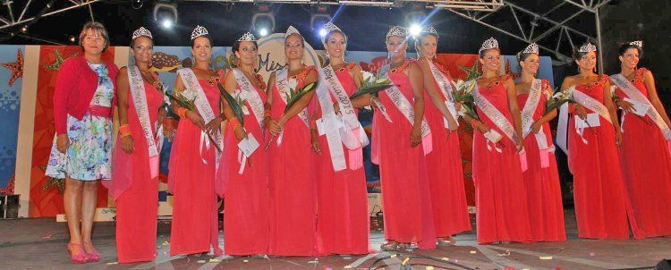 Jessica Machín es coronada Miss Yaiza 2015