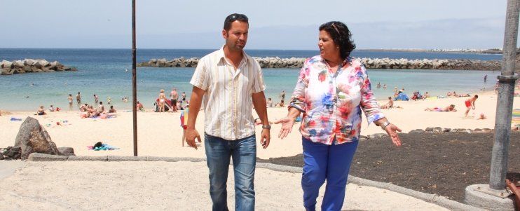 Yaiza adjudica las hamacas y sombrillas en Playa Flamingo por 357.000 euros