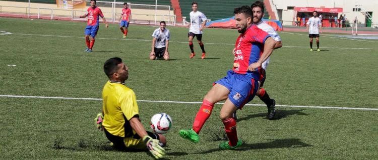 La UD Lanzarote remonta ante el Unión Viera para mantener el liderato (3-2)