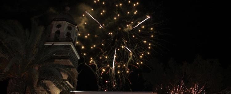 Teguise dio la bienvenida al año nuevo con fuegos artificiales