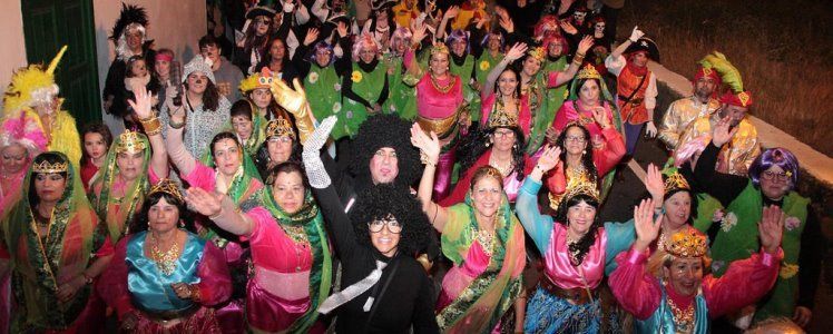 Haría se echa a la calle para celebrar el gran desfile carnavalero