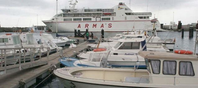 El Cabildo confía en que el Gobierno "garantice" la financiación del puerto de Playa Blanca