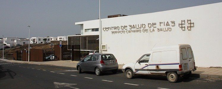 Tías traslada las principales demandas sanitarias del municipio al director del Área