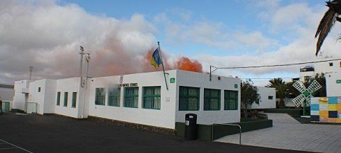 Más de 700 alumnos han sido evacuados con éxito del CEIP de Tías tras un conato de incendio simulado