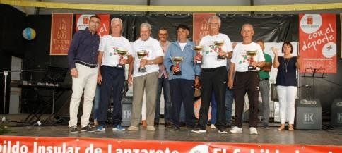 La Peña de Mozaga y Arrecife A, vencedores del XVI Torneo de Bola Canaria de Madera Abuelos Conejeros