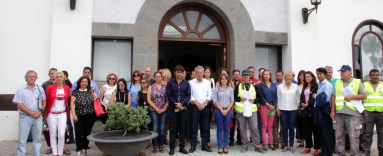 Las instituciones de Lanzarote guardan un minuto de silencio por las víctimas de Orlando