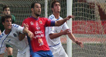 Los capitanes Rosmen y Ángel Gil renuevan su continuidad en la UD Lanzarote