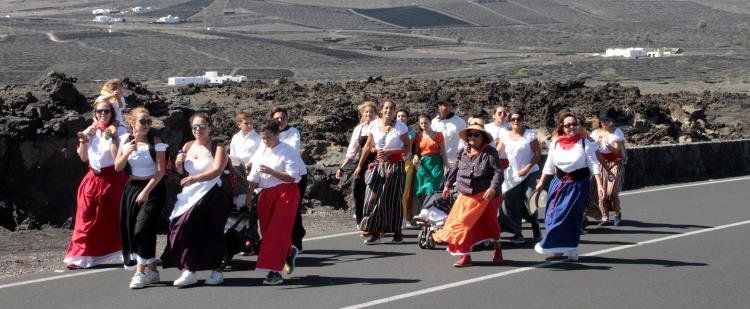 Las carreteras de Lanzarote se llenan de romeros camino a Los Dolores