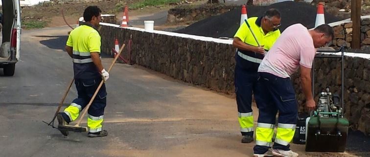 Yaiza canaliza redes de alumbrado público en el pueblo de Las Breñas