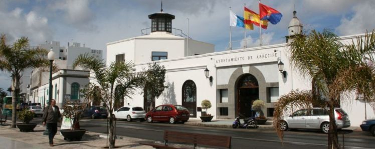 El Ayuntamiento de Arrecife elimina los aparcamientos para autoridades