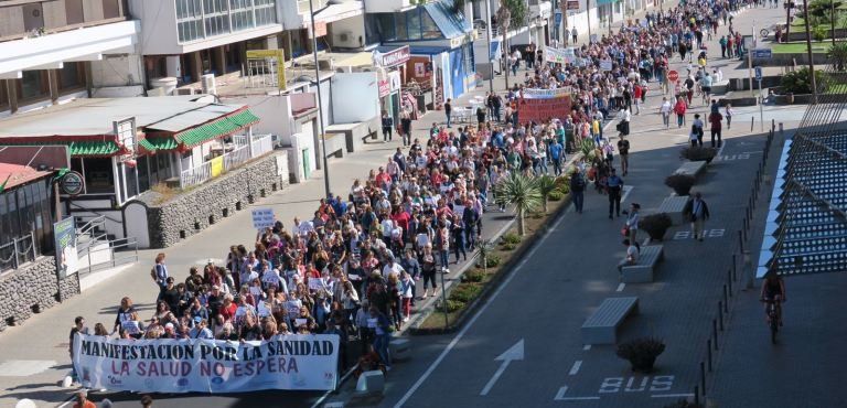 Cinco mil personas se manifiestan para pedir una Unidad de Radioderapia en Lanzarote