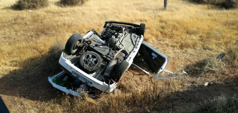 Herido tras salirse de la vía con su coche y volcar cerca de Los Valles