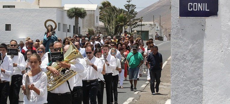 Conil vivió este domingo la procesión en honor al Sagrado Corazón de Jesús y La Magdalena