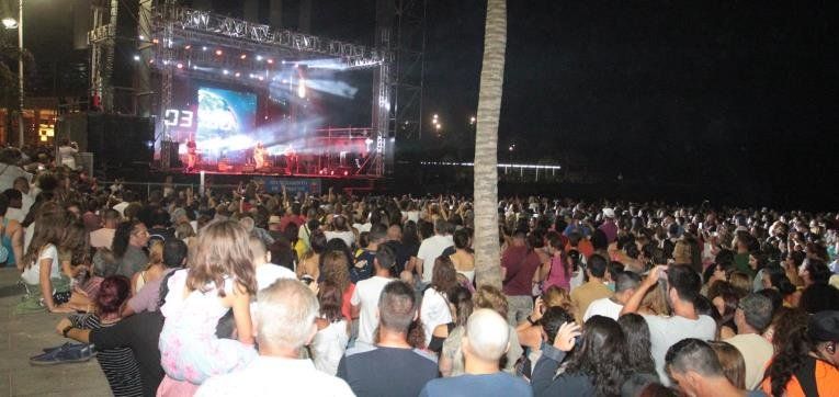 Más de 35.000 personas vibraron con Rosana en la Playa de El Reducto