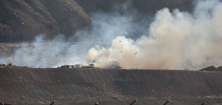 El vertedero de Zonzamas sufre un pequeño incendio "debido a las altas temperaturas"