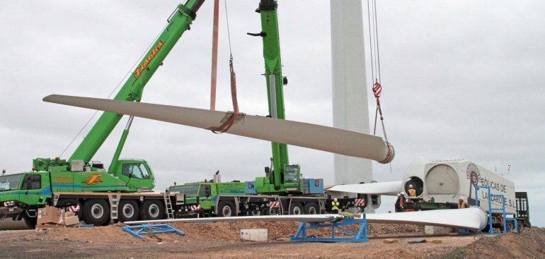 El décimo aerogenerador de Los Valles ya está montado y comenzará a producir en dos meses