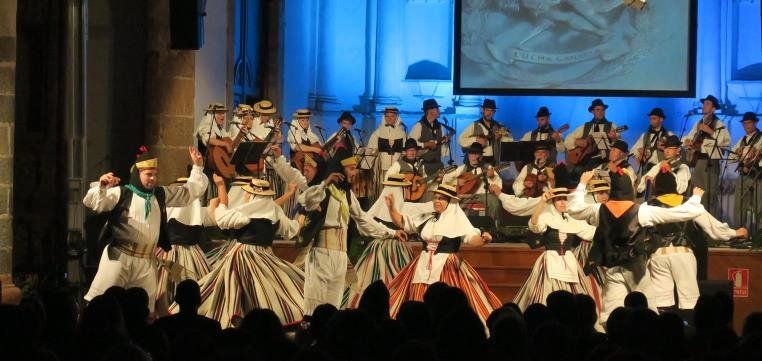 El  XXIV Festival de Coplas Guanapay homenajea a la Lucha Canaria,  "Bregando por las tradiciones"