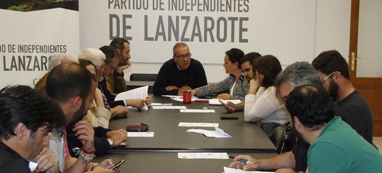 El PIL debatirá este martes si abrir expediente a sus concejales en Arrecife y San Bartolomé