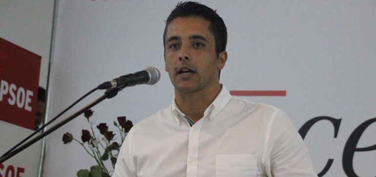 El PSOE reprocha el "cinismo" de Oswaldo Betancort tras la rescisión de la obra del campo de fútbol de Costa Teguise