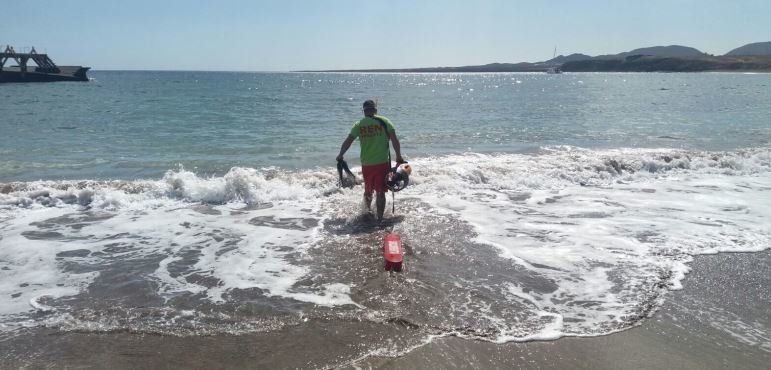 Rescatan a una bañista en apuros en la playa de La Garita de Arrieta