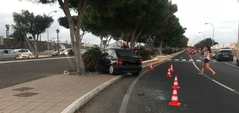 Heridas dos mujeres en la colisión de dos coches en la Rambla Medular de Arrecife