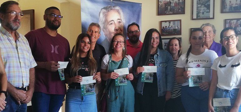 La Asociación Mercedes Medina entrega sus becas a seis estudiantes universitarios