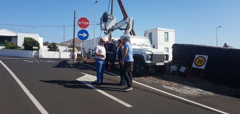 Tías concluye las obras para soterrar los tendidos aéreos en los caminos La Caldereta y Los Llanitos