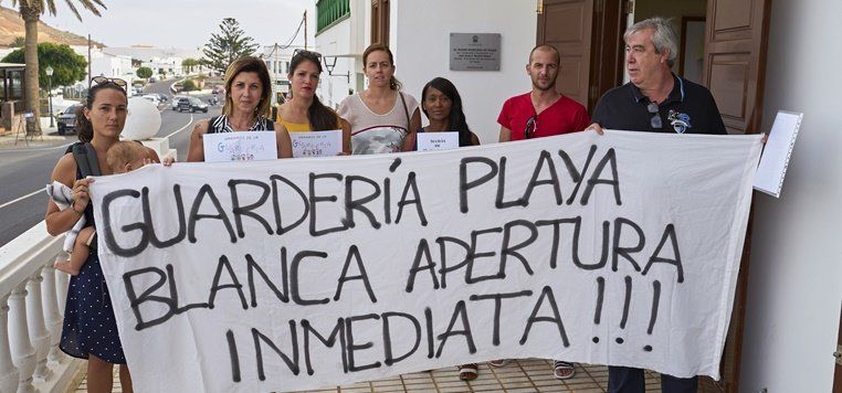 Podemos lleva al Cabildo la indignación por el retraso en las obras de la guardería de Playa Blanca