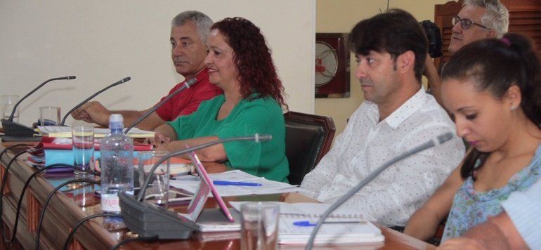 El Pleno de Arrecife aprueba por unanimidad la modificación del reglamento municipal del taxi