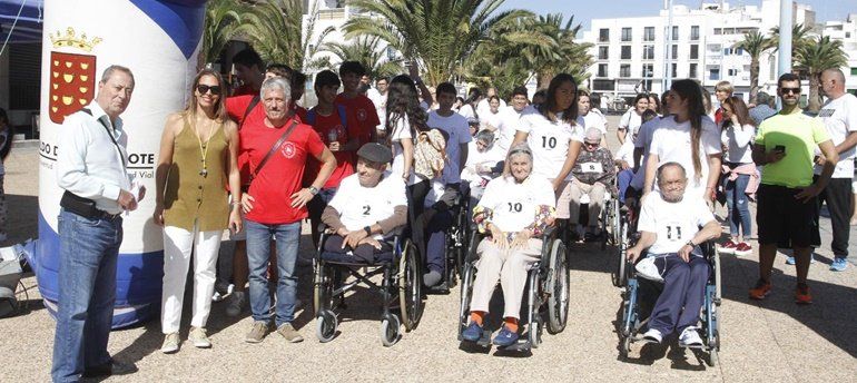 Cerca de 200 personas participaron en la I Carrera de Interacción Generacional en Arrecife