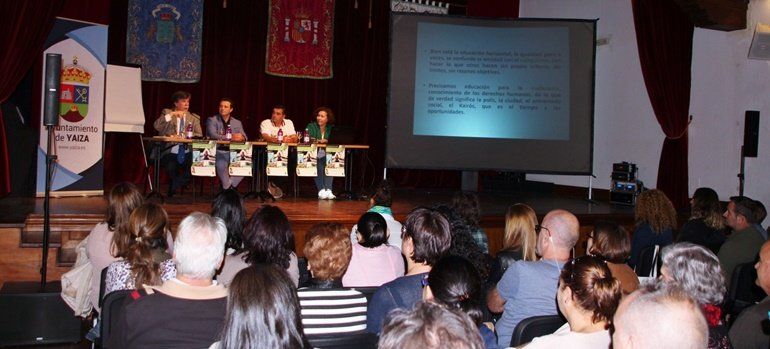 El reconocido psicólogo Javier Urra impartió una charla sobre los problemas de conducta infantil en Yaiza