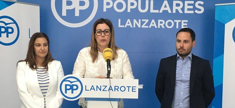 Ástrid Pérez acusa a PSOE, Ciudadanos, Podemos y Somos de estar "bloqueando el desarrollo de Lanzarote